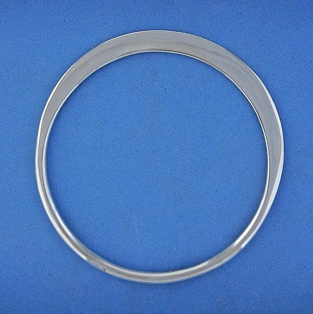 Silver Round Tapered Bangle