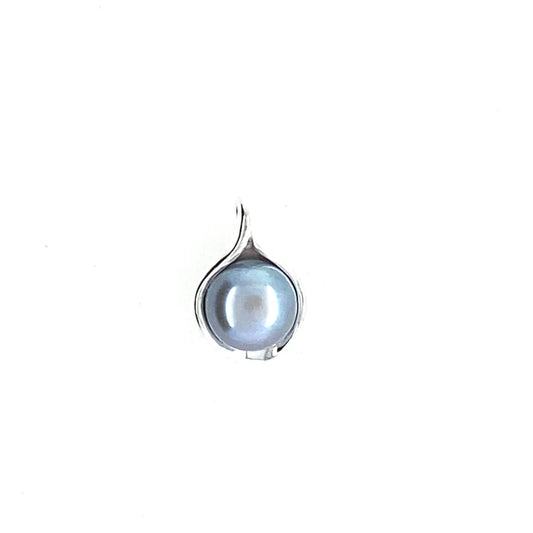 Grey Pearl Silver Cup Pendant