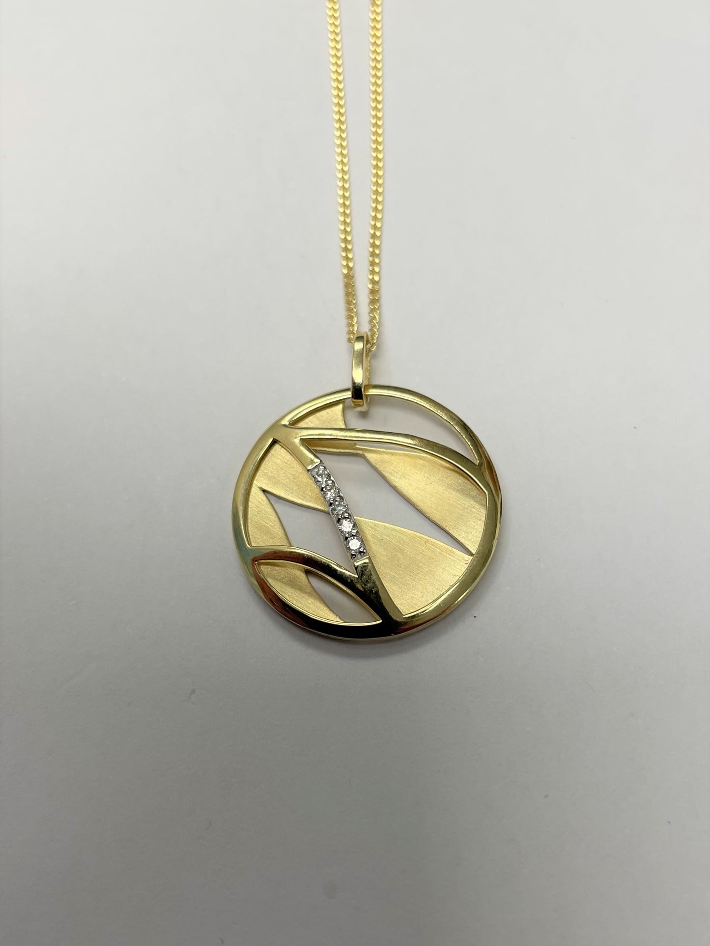 9ct Gold Pendant With Diamonds