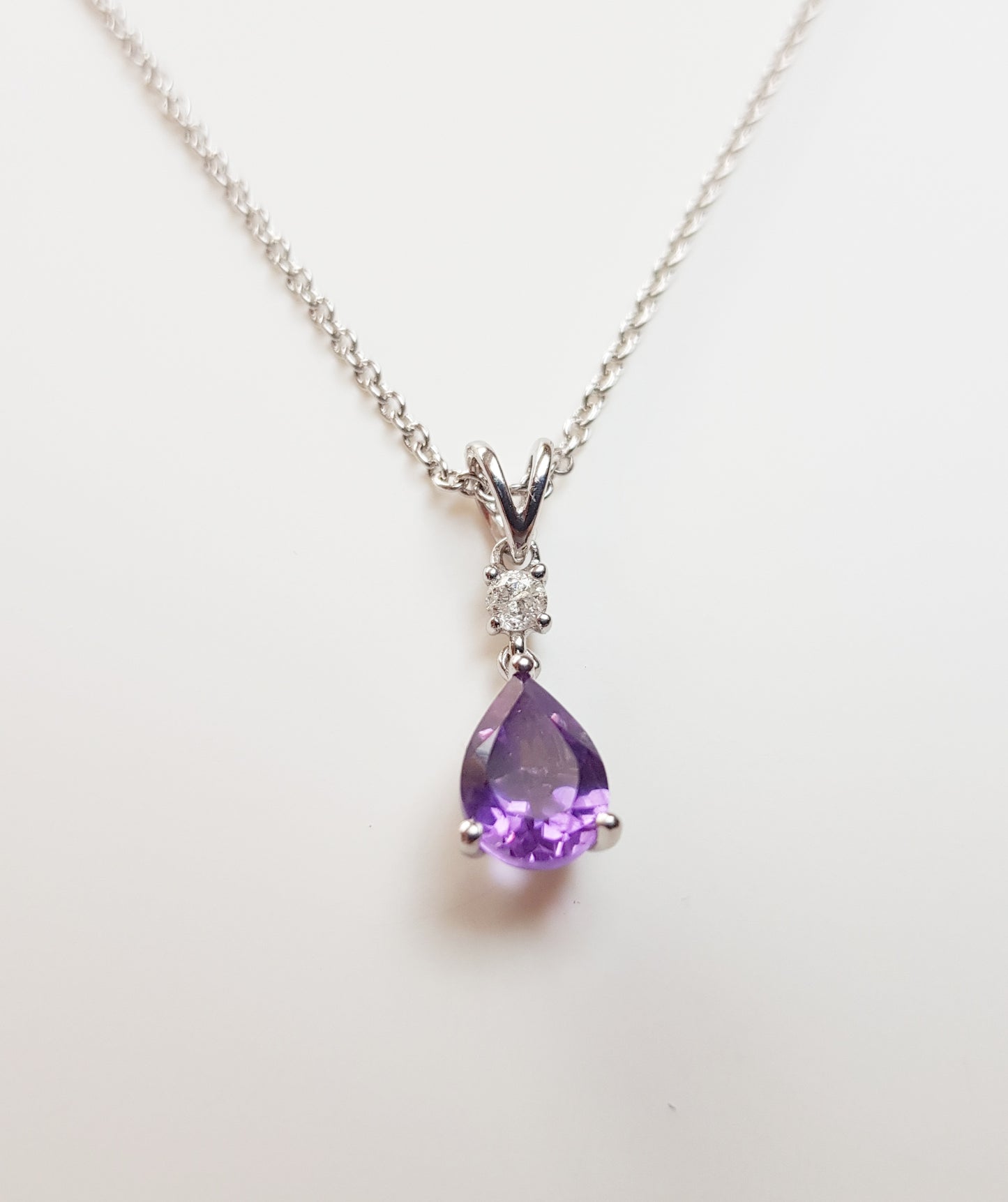 White Gold Amethyst Pendant