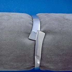 Silver Offset Join Top Bangle