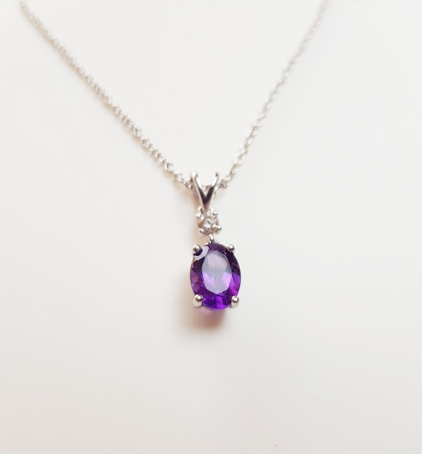 White Gold Amethyst Pendant