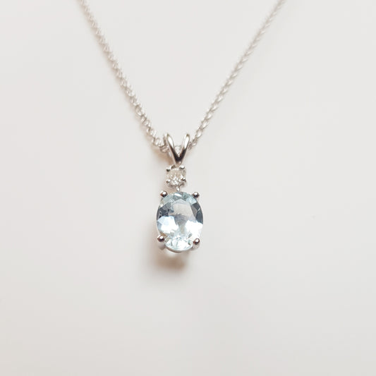 White Gold Aquamarine Pendant
