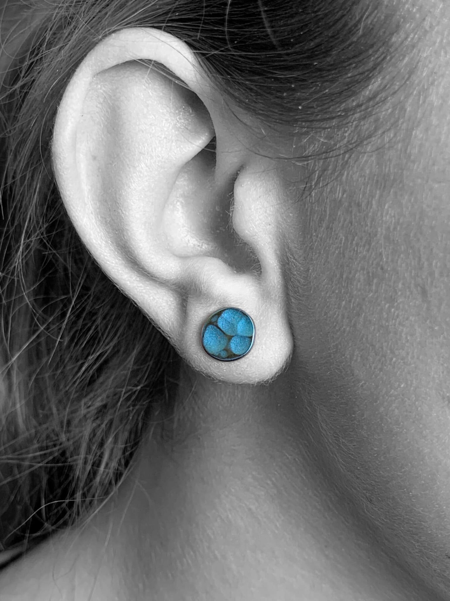 Titanium Hammered Studs - Natural